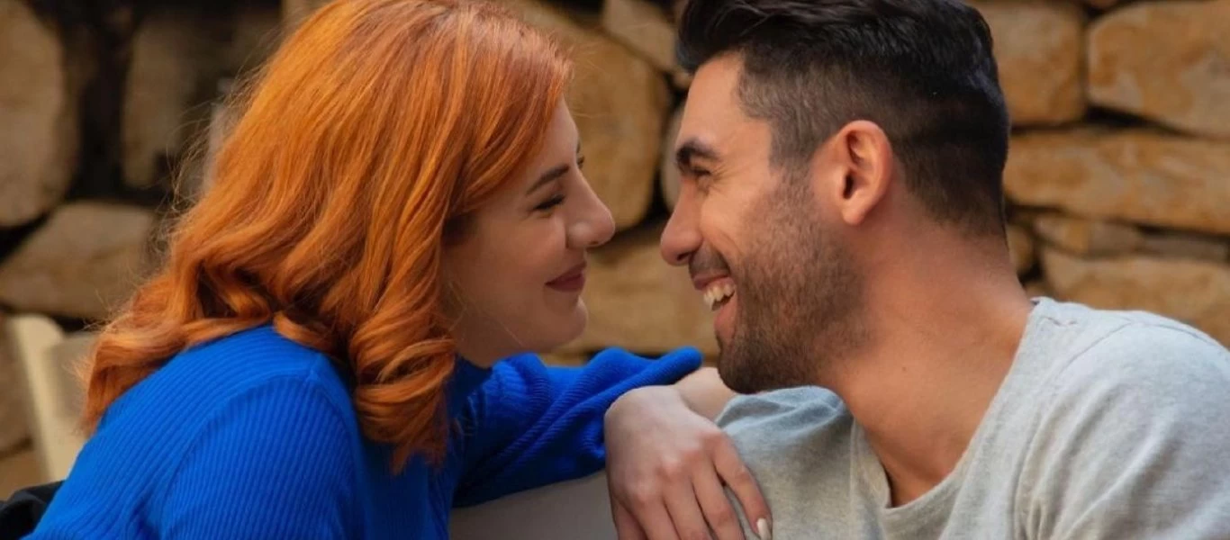 «The Bachelor»: Στα «μαχαίρια» Π.Βασιλάκος & Ν.Τσομπανίδου - Οι αναρτήσεις «καρφιά» (φώτο)